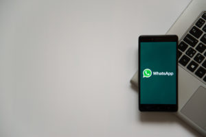 Android - les nouveaux émojis sur WhatsApp - Blossom Digital Agency - Création Site Internet
